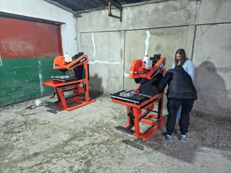 Donan maquinaria para realizar trabajos de cortes de piedra en Tres Lagos