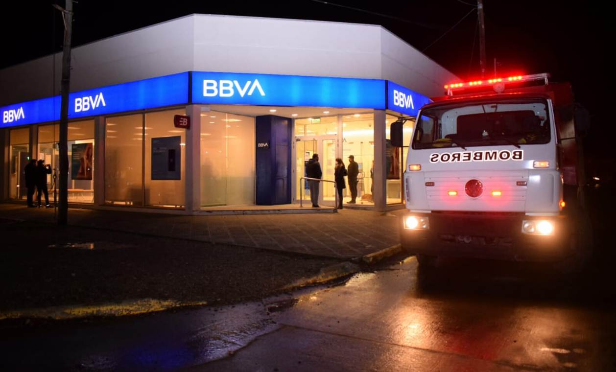 Un susto: hubo un principio de incendio en el BBVA, banco Francés 