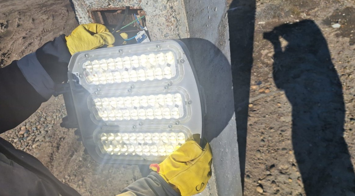 El Plan de Alumbrado LED avanza con nuevas instalaciones en El Chaltén y Puerto Santa Cruz