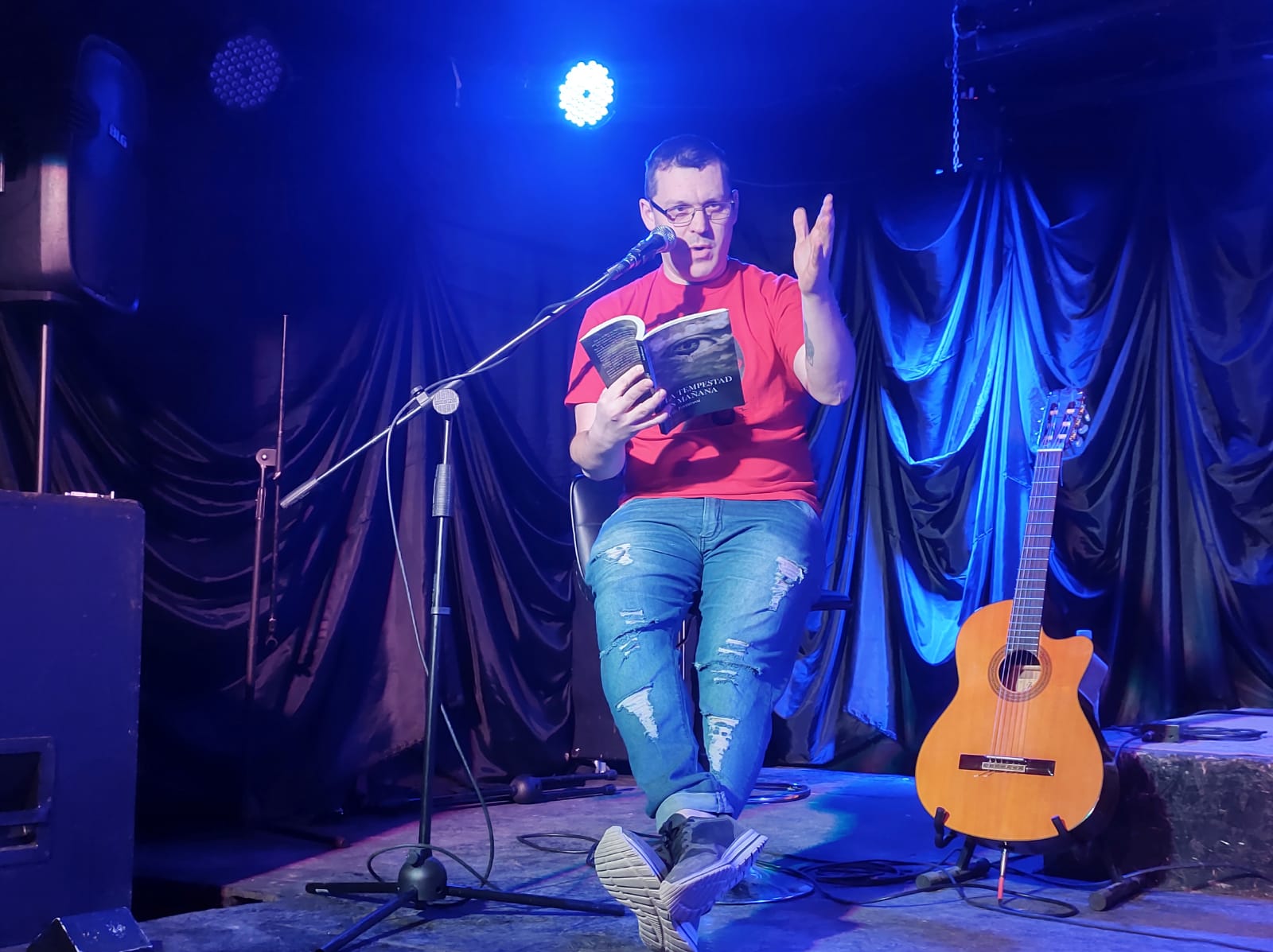 Luis Ferrarassi, el escritor cordobés que se inspira en el sur para crear cuentos y microrelatos 