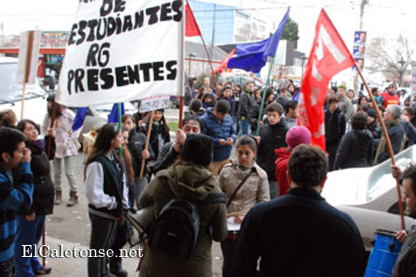ESTUDIANTES EXIGEN REGLAMENTACIÒN DE LA LEY DE BOLETO ESTUDIANTIL