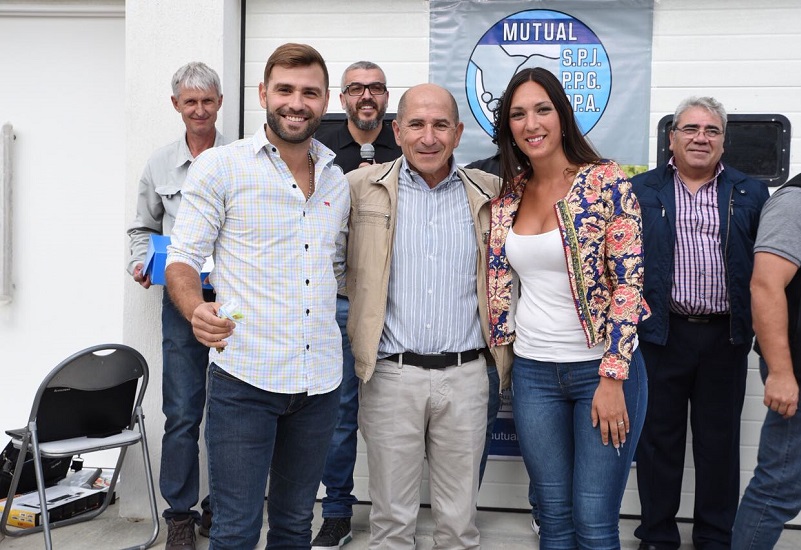 José Llugdar concluyó con la entrega de 128 viviendas en Comodoro Rivadavia