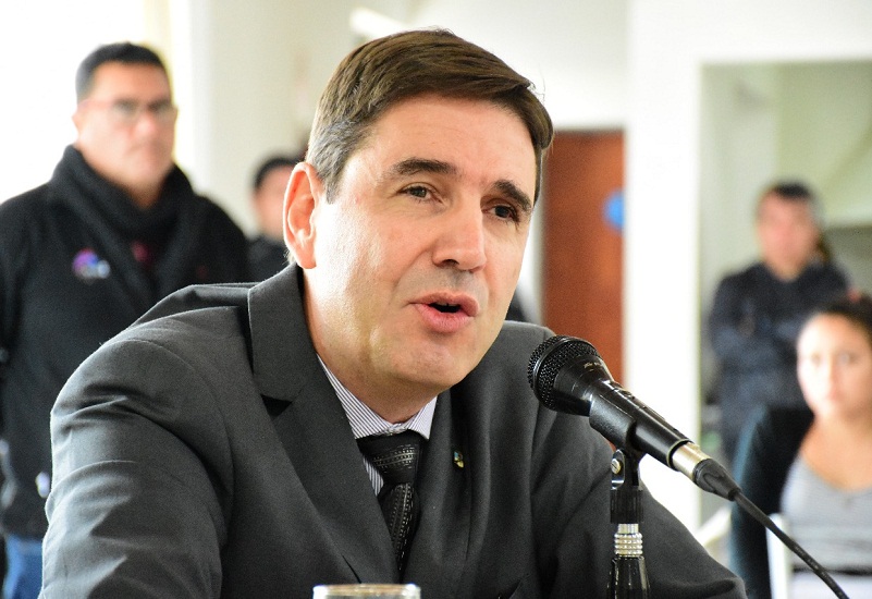 Calicate pidió extraordinaria para separar a  Martínez