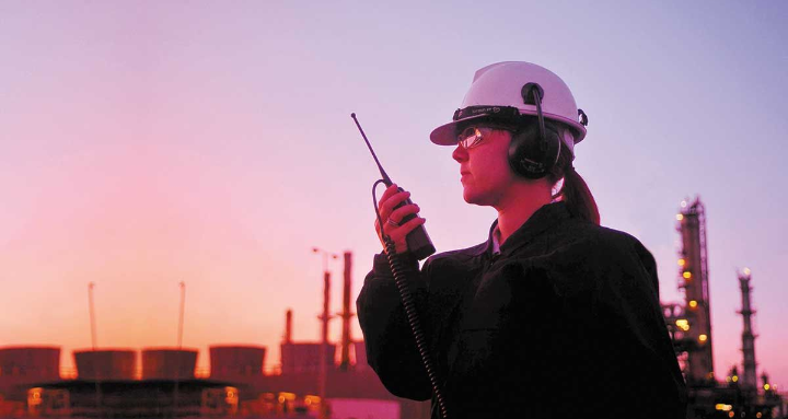 Mujeres en la industria del petróleo y gas: avances y retos en la inclusión