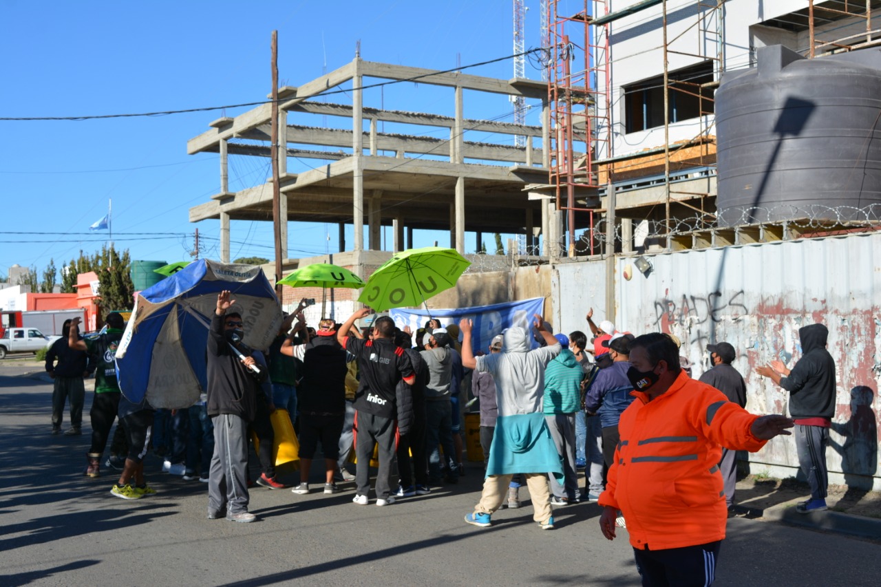 Santa Cruz Puede lanzó un plan de viviendas de 60 metros cuadrados por 30 mil dólares