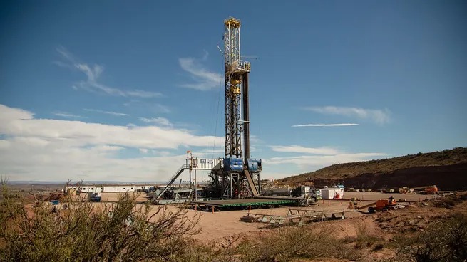 Qué dice el informe del IAPG que duplicó los recursos potenciales de Vaca Muerta