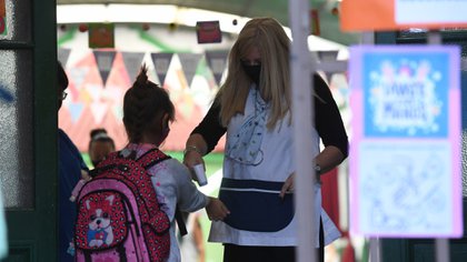 Días de clase, barbijos y respuestas ante un contagio: en qué se parecen y en qué se diferencian los protocolos de las provincias