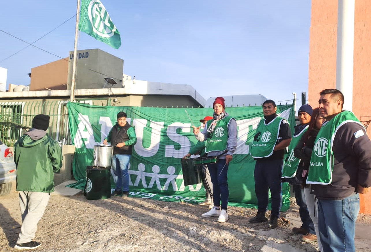 Trabajadores de ATE se manifestaron en la sede de Mantenimiento Escolar