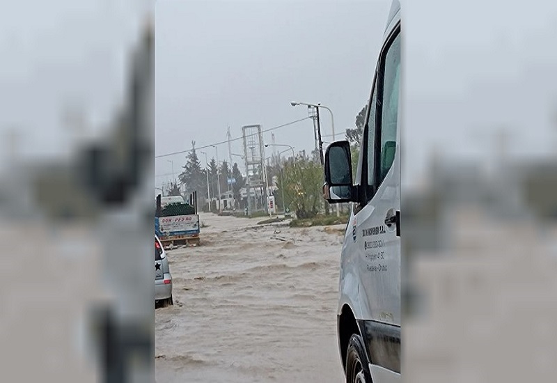 Más de una hora de demora entre Comodoro y Rada Tilly: el agua desborda la Ruta 3