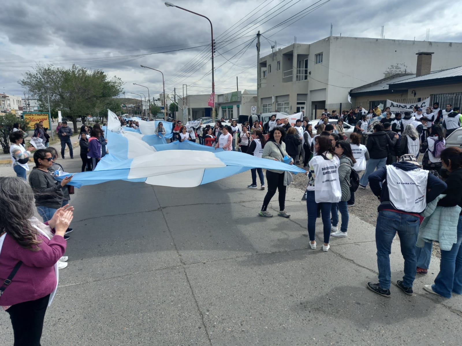 Acampe y Olla Popular: con gran apoyo de diversos sectores continúa la lucha docente