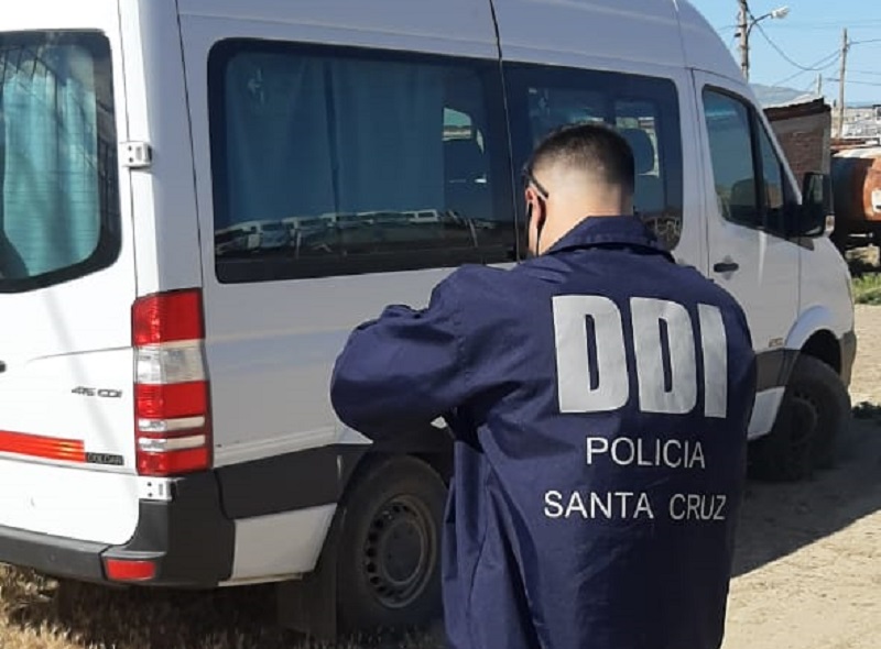 La policía recuperó una Mercedes Benz para transporte que tenia pedido de secuestro en Buenos Aires
