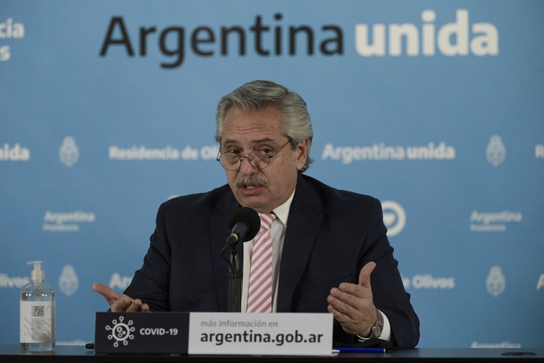 Coronavirus: Alberto Fernández dijo que evalúa instruir a las fuerzas de seguridad para “disipar a la gente e impedir aglomeraciones