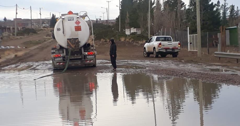 Preocupación en la zona de chacras por derroche de agua potable
