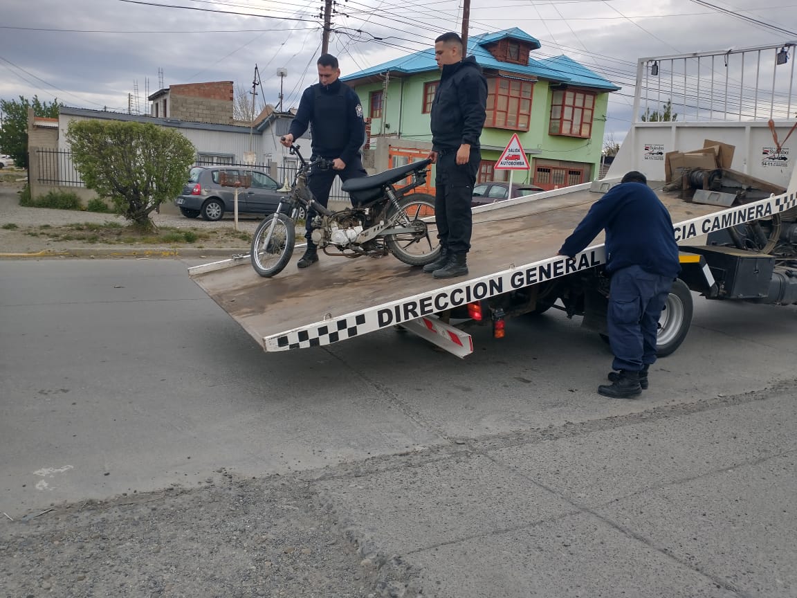 Recuperaron una moto que ya estaban desarmando para venderla por partes