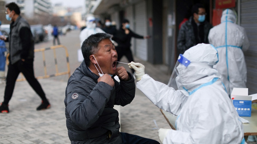 Shanghai anunció nuevos test masivos tras detectar un nuevo récord de casos