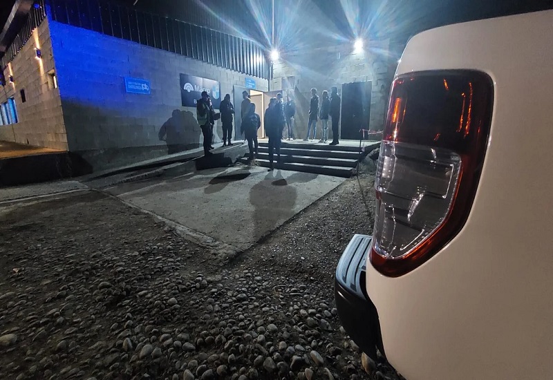 Clausuraron una fiesta clandestina en la cancha del Chenque Rugby Club