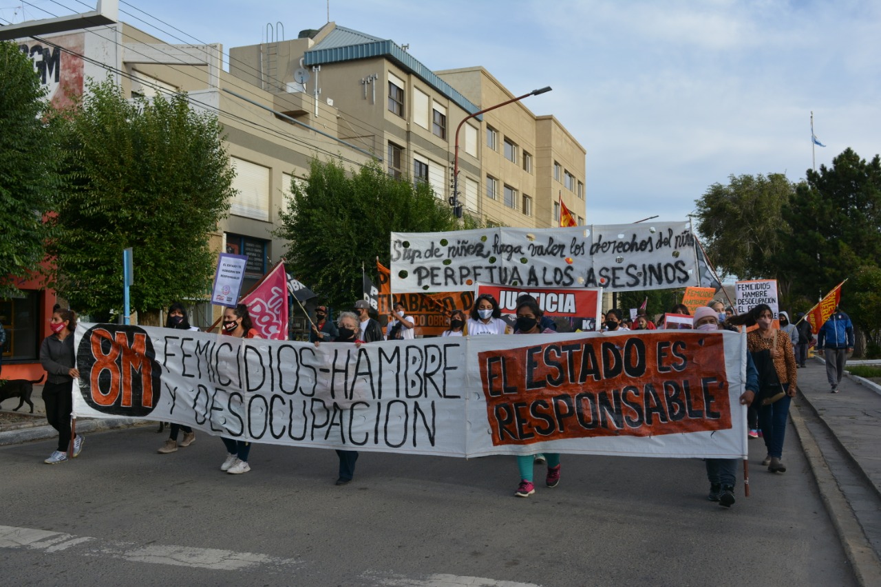 Día de la Mujer: el Partido Obrero marchó junto a organizaciones afines y familiares de niñas y niños asesinados