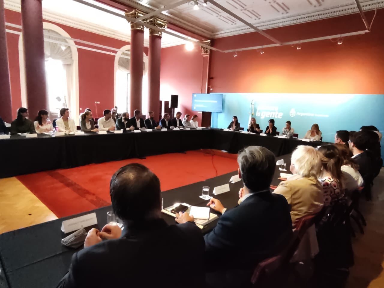 Santa Cruz participó de la primera reunión de la Mesa Intersectorial del Hidrógeno