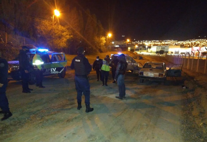 Comodoro: manejaba borracho, pasó el semáforo en rojo e intentó escapar de la policía