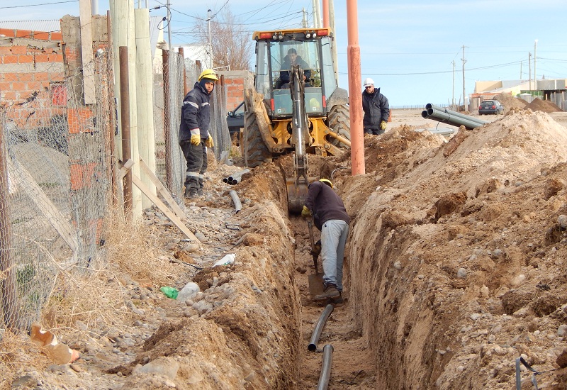 El Intendente Omar Fernàndez superviso trabajos del plan Habitat en Pico Truncado