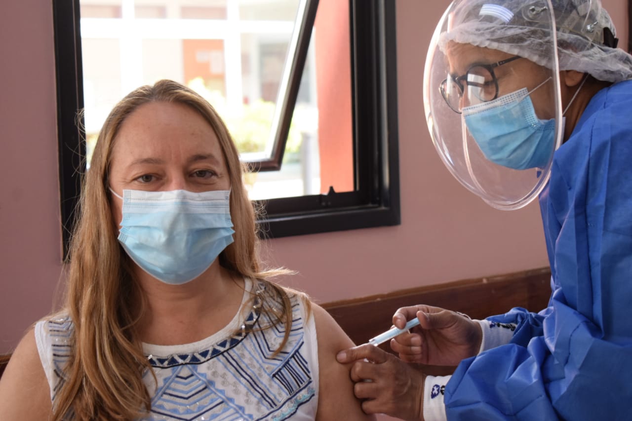 COVID 19: Hoy se realizó la segunda etapa de vacunación para profesionales de la salud en Caleta Olivia