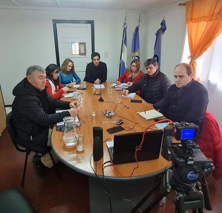 El Gobierno Provincial inauguró 250 luminarias en la Ruta 40 y el Cerro de la Cruz