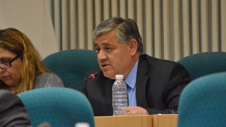 Docentes esperan precisiones sobre el decreto que reconoce títulos, entre otras demandas 