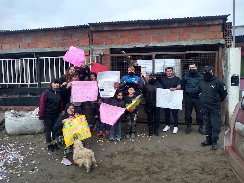 Se le cayó el celular en una pelea, otro lo tomó y terminó aprehendido