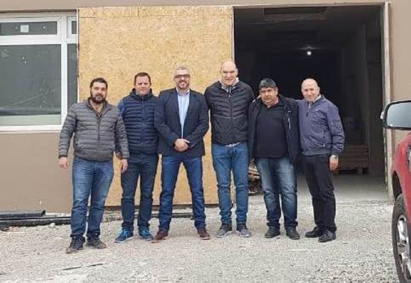 Petroleros Jerárquicos avanza con la colocación de cerámicos en su obra Sede Río Gallegos