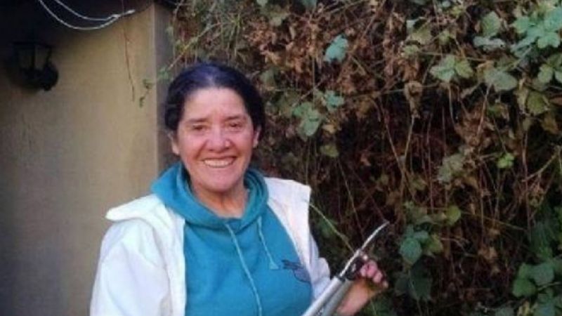 Caso Marcela López: sacó una foto a las pantallas del aeropuerto y denunció que la policía la maltrató