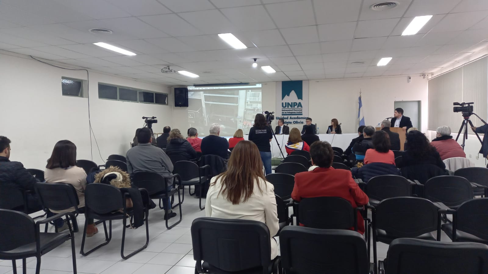 Buscan impulsar proyectos de innovación y diversificar el entramado productivo de Santa Cruz