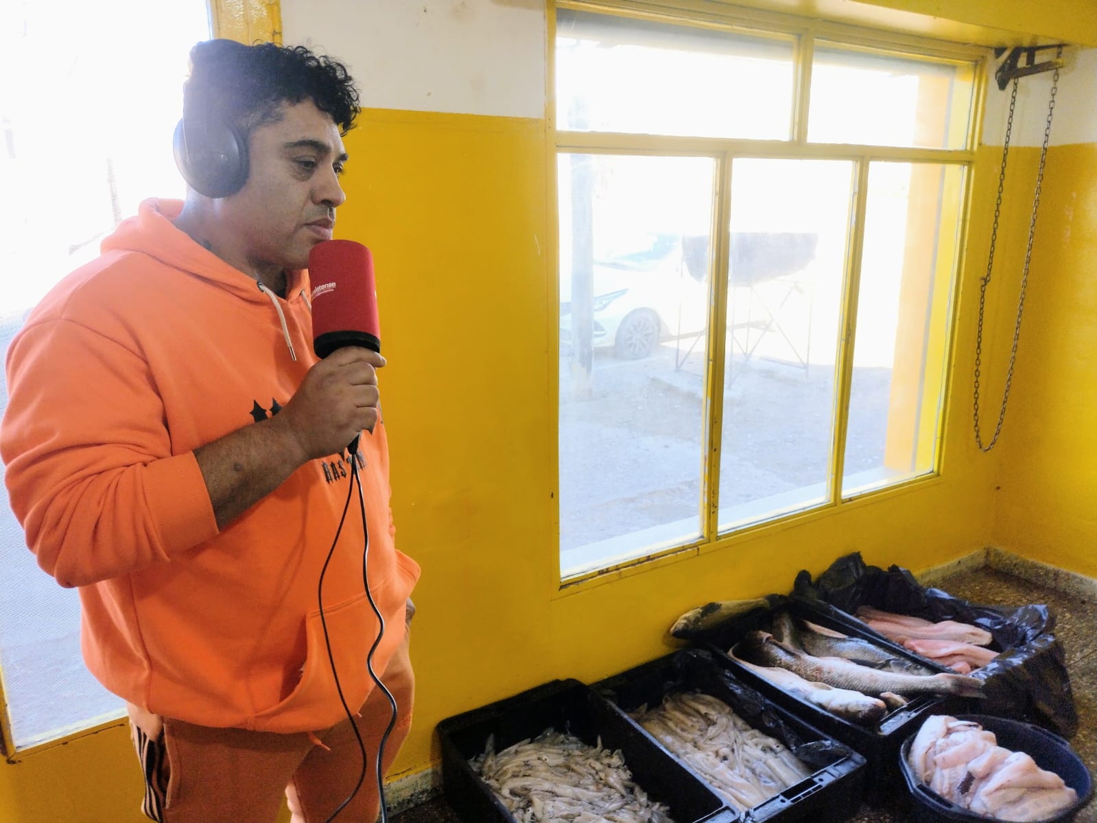 Fundación Flota Amarilla ofrece productos de mar a menor valor para los vecinos de Caleta Olivia