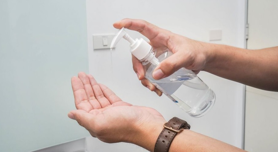 La ANMAT prohibió la comercialización de un alcohol etílico y otro en gel