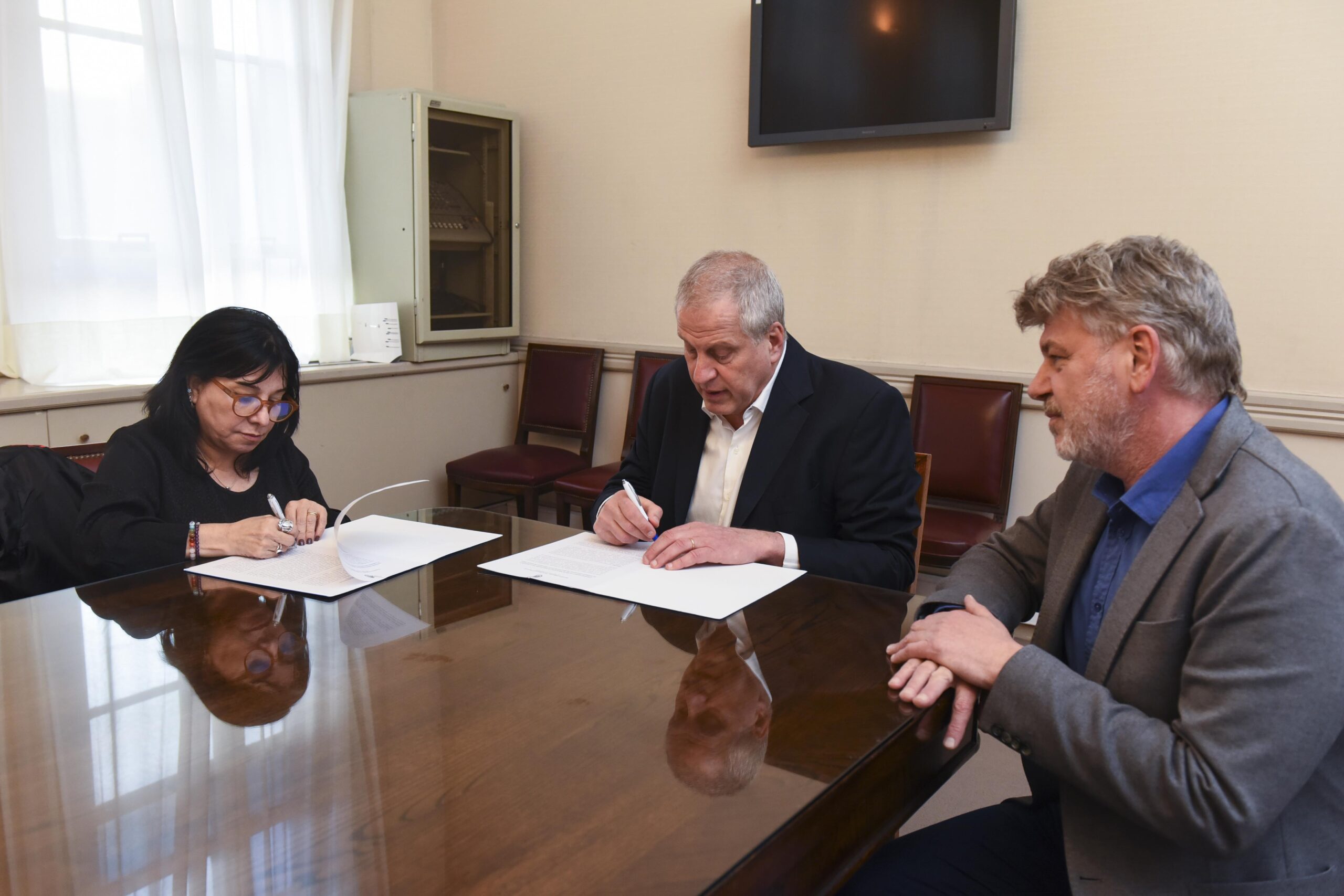 Nación hará tres escuelas técnicas en las Comisiones de Fomentos de Cañadón Seco, Lago Posadas y Tres Lagos 