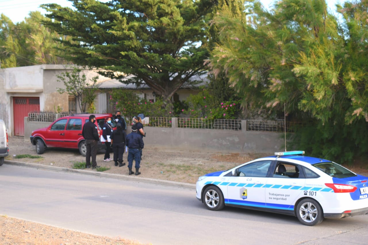 Es Covid positivo, rompió la cuarentena y tuvo contacto con adultos mayores: todos aislados