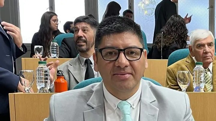 Fuerte rechazo a la posible privatización de servicios públicos y sin respaldo al recorte salarial 