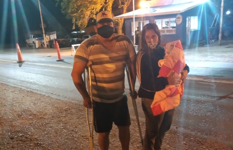 Son de Cañadón Seco, fueron al norte por una operación, estuvieron varados y ahora no pueden ingresar a la provincia 
