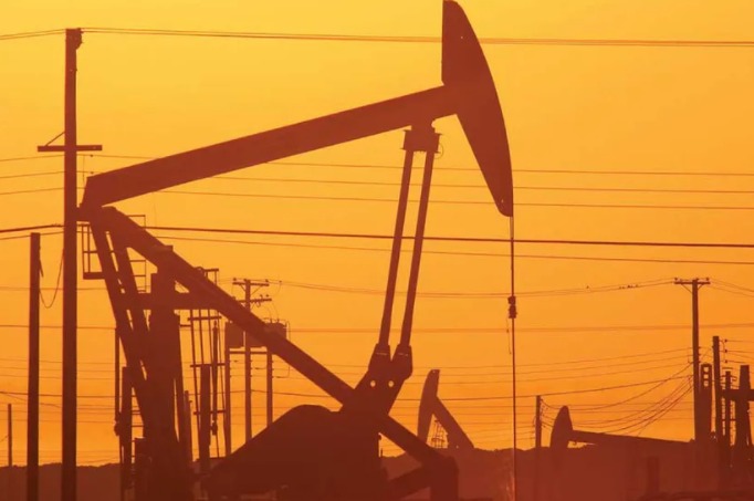 Efecto Rusia: mientras caen las bolsas, el oro y el petróleo tocan picos históricos