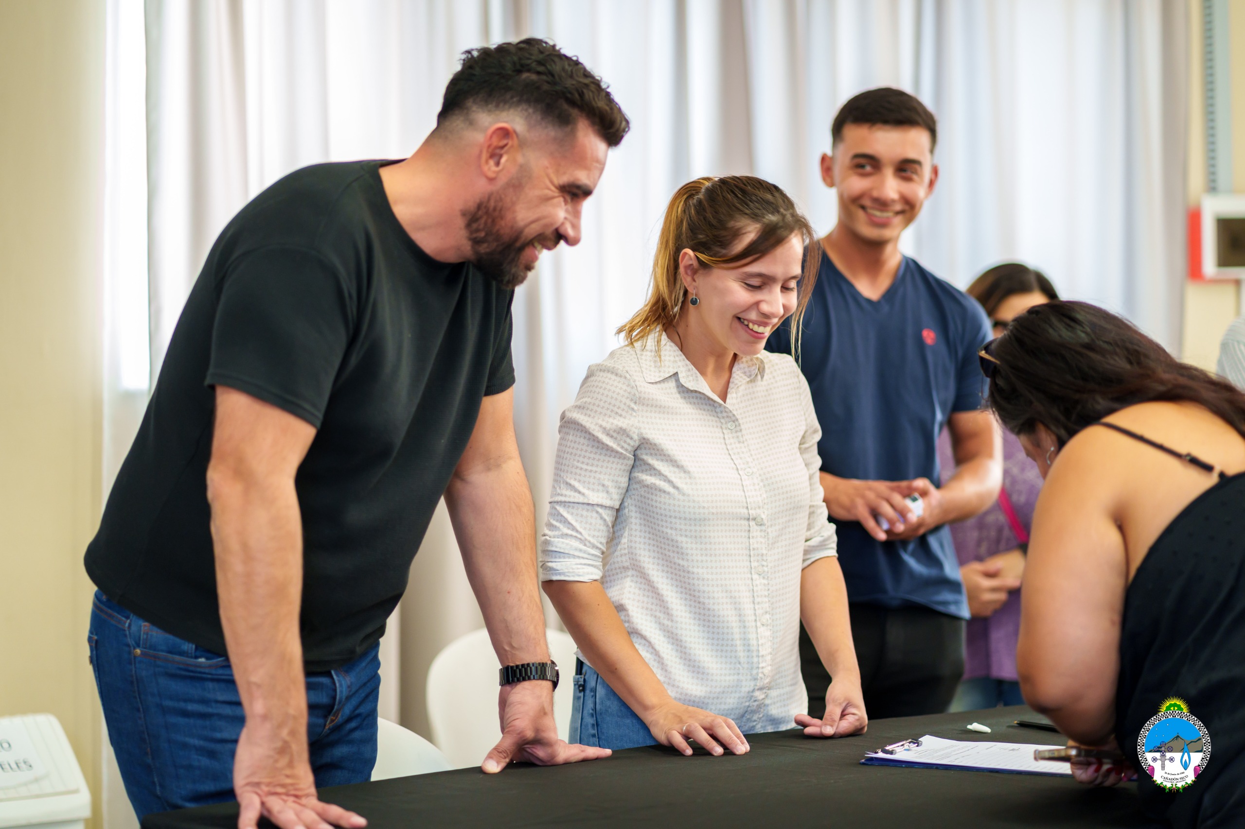 Cañadón Seco entregó 90 apoyaturas escolares en el marco del programa PAINA
